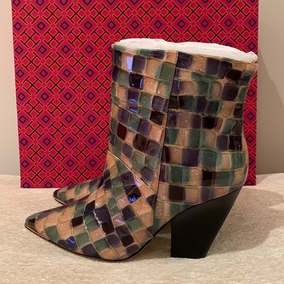 TORY BURCH LILA HAND PAINTED EMBOSSED PATENT LEATHER BOOTS MADE IN ITALY 🇮🇹 - Picture 12 of 16